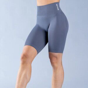 DFYNE Dynamic High Waisted "Scrunch" Biker 6.5’ Shorts - Size M in Dark Stone